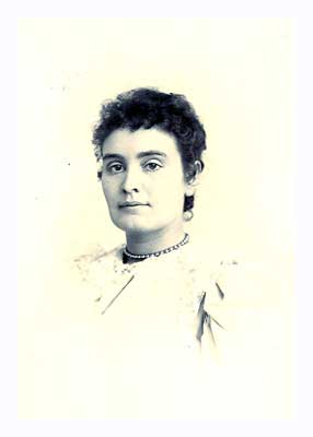foto antiga em preto e branco de Anne Sullivan