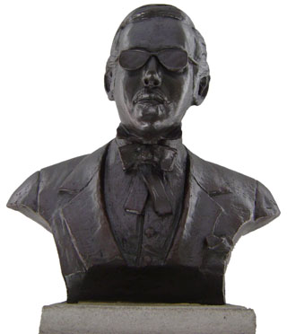 foto busto de Jos alvares de Azevedo exposto no hall do Instituto Benjamin Constant
